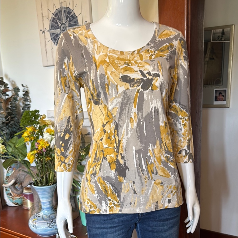 NWT northern reflections size small Women's Abstract Print Top